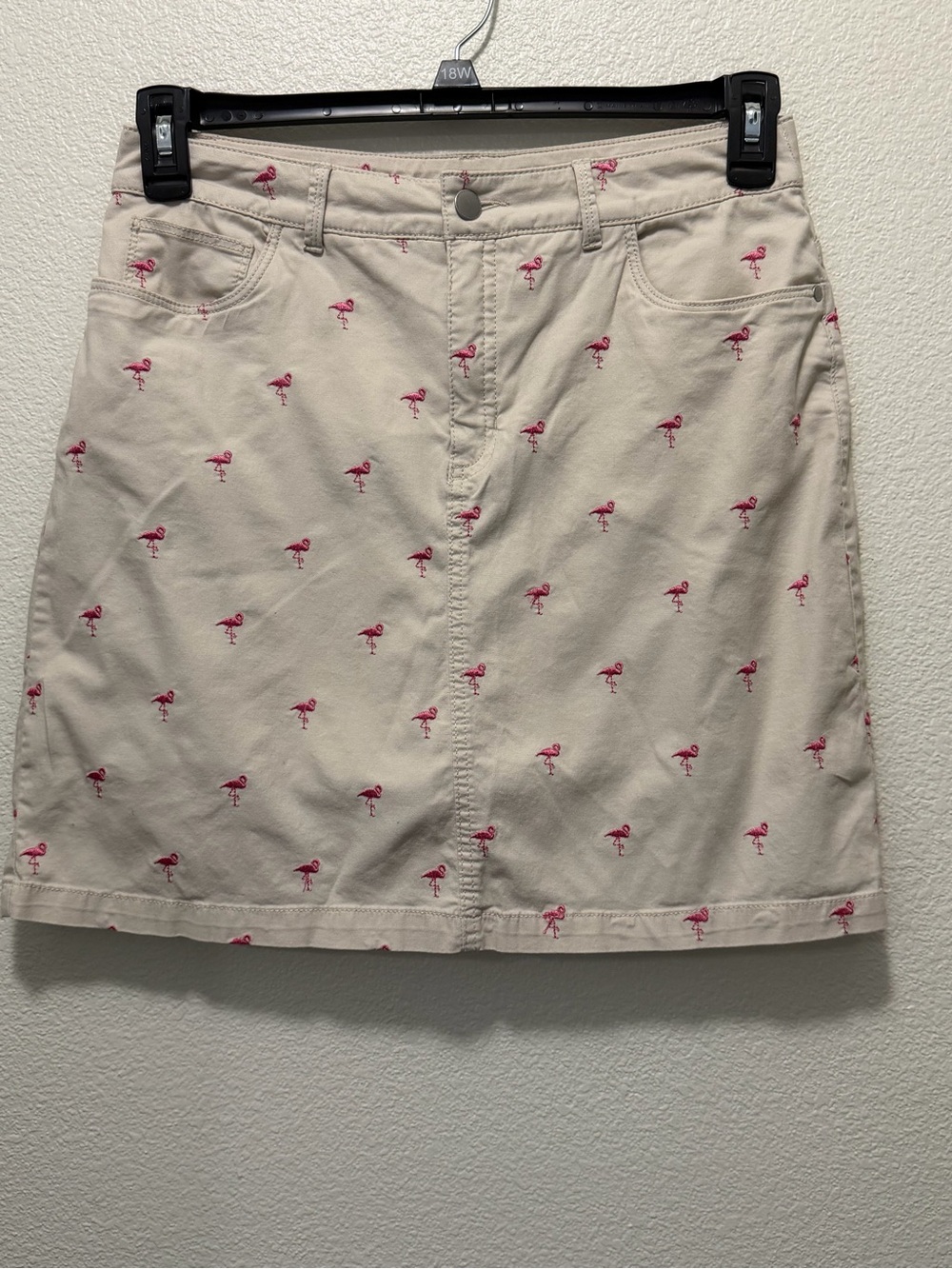 Croft & Barrow beige skort with pink flamingos, size 6